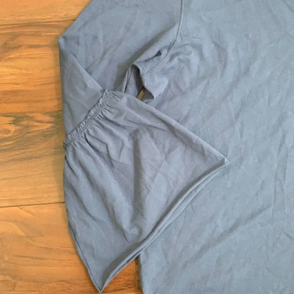 Abercrombie Bell Sleeve Top Size Large‎